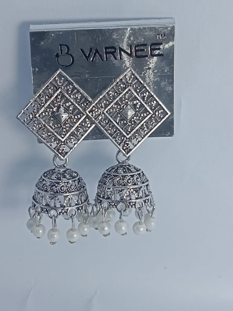 silver jhumki